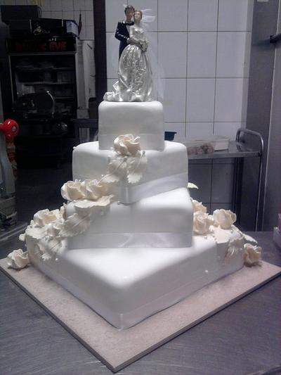 white wedding cake - Cake by esther