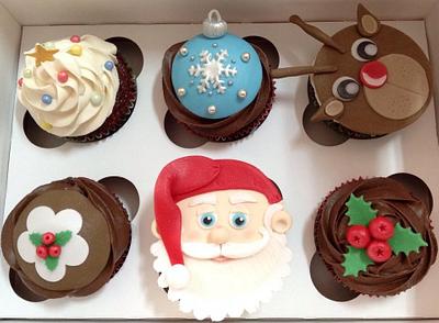 Christmas Cupcakes - Cake by MariaStubbs