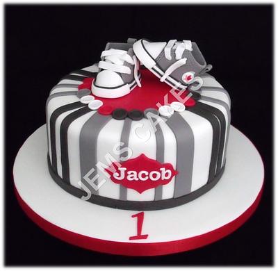 Baby Converse - Cake by Cakemaker1965