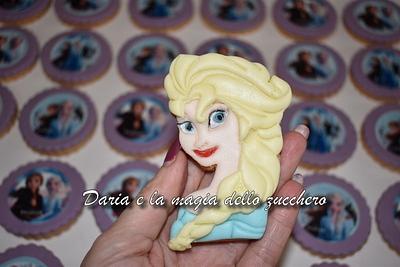 Elsa Frozen Disney cookie - Cake by Daria Albanese
