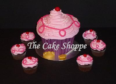 Pinkalicious cupcakes - Cake by THE CAKE SHOPPE