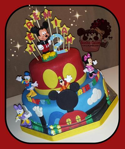 Mickey Mouse Cake - Cake by Bonito Cakes "Arte q se puede comer"