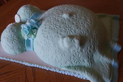 Baby Bump (and Foot) Cake - Cake by Karebear