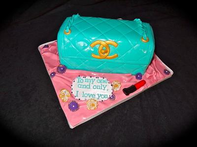 Chanel Purse Cake - Cake by Heidi