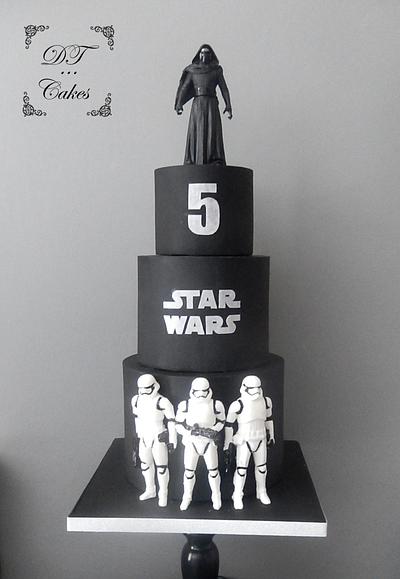Star wars Cake - Cake by Djamila Tahar (DT Cakes)