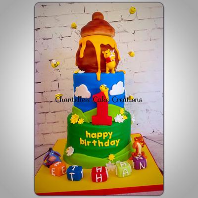 Winnie the Pooh - Cake by Chantelle's Cake Creations
