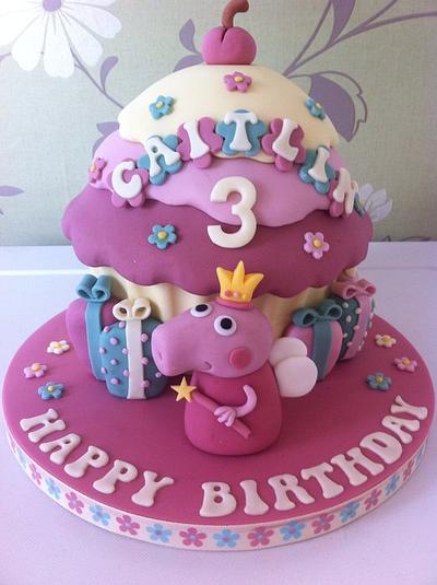 Peppa Pig giant cupcake :) - Cake by Bezmerelda