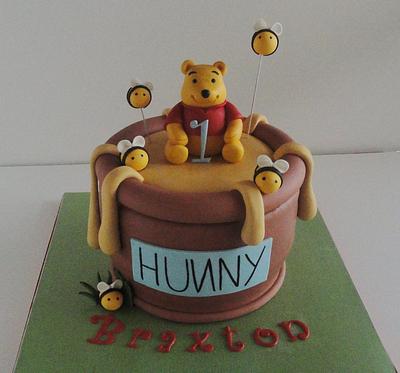 Pooh Hunny Pot Cake - Cake by Katie Cortes