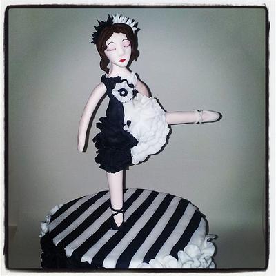 Swan lake from light to darkness  - Cake by Time for Tiffin 
