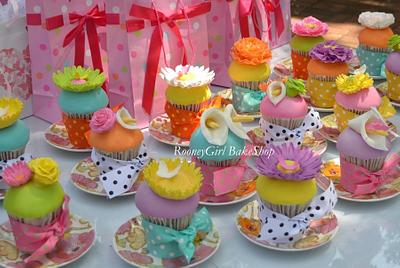Garden Party Cupcakes - Cake by Maria @ RooneyGirl BakeShop