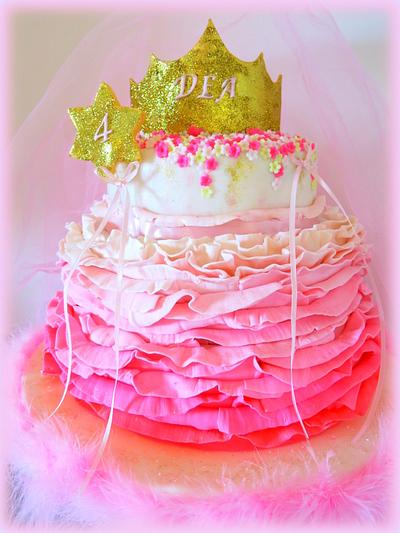 Crown&Ruffles cake - Cake by Sugar&Spice by NA