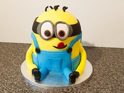 My lovely Minion - Cake by Lace Cakes Swindon