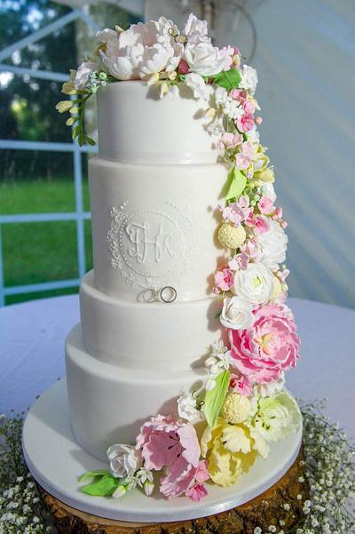 Pastel floral - Cake by Mrs Millie's