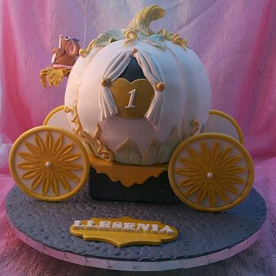 Princess Carriage  - Cake by thebrat68