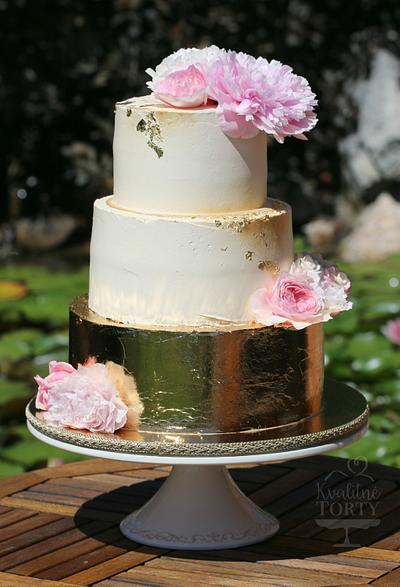 wedding cake with edible gold  - Cake by Lucya 