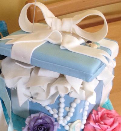 Tiffany box  - Cake by Lorna