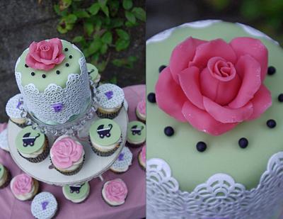 Lace and loveliness - Cake by Mandy