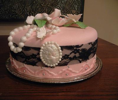 Cameo for Mom - Cake by Fun Fiesta Cakes  