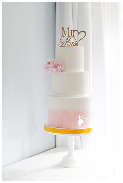 Pink watercolor wedding cake - Cake by Taartjes van An (Anneke)