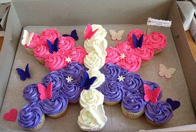 Butterfly Cupcake Cake  - Cake by Gotta Make The Cupcakes (Michelle) 