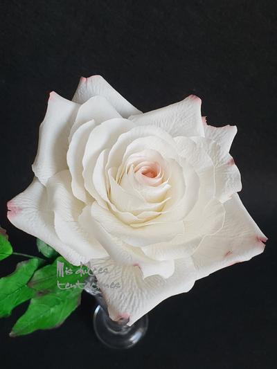 White rose  - Cake by Asya Vencheva 