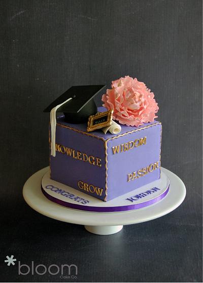 Graduation Cake - Cake by BloomCakeCo