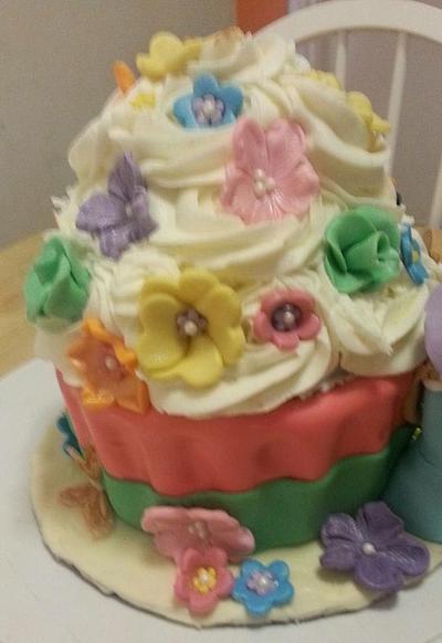 Giant cupcake cake - Cake by Cakelady10