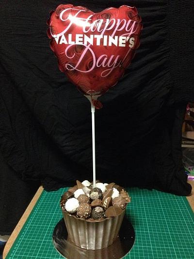 Valentines cake/chocolates/balloon - Cake by Jacinta