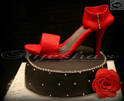heel cake  - Cake by Ayesha 