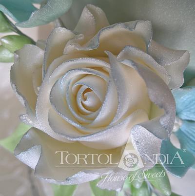 White sugar rose - Cake by Tortolandia
