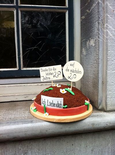 Molehill Cake in flower pot - Cake by MandysCandies
