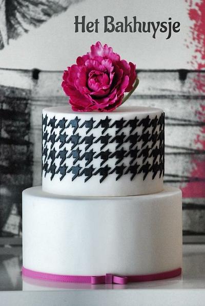 Houndstooth cake - Cake by My Cake Day