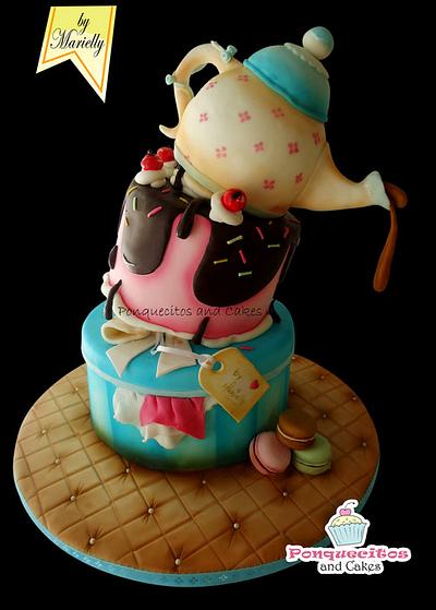 Topsy Turvy Cake with Airbrush - Cake by Marielly Parra