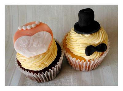 bride and groom cupcakes - Cake by Cake Wonderland