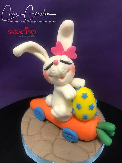 Bunny takes off rabbitly...caketopper - Cake by Cake Garden 