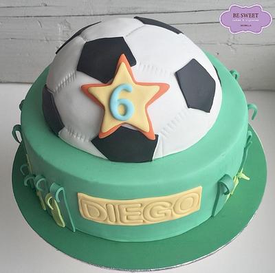 Soccer ball Cake - Cake by Be Sweet 