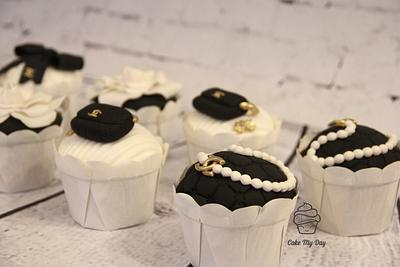 Chanel cupcakes - Cake by Cake My Day