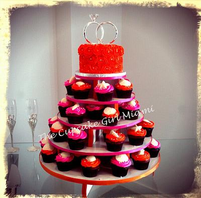 Wedding cake & cupcakes  - Cake by Lilly