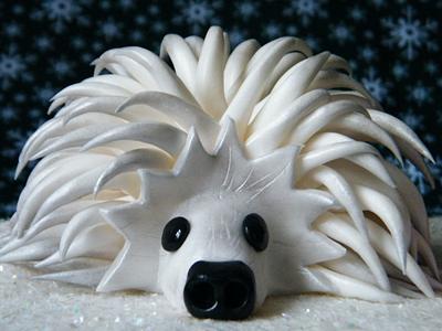 Christmas Hedgehog - Cake by Mandy's Sugarcraft