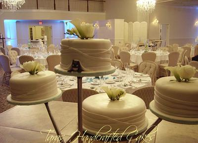 Batman wedding cake - Cake by Taras Handcrafted Cakes