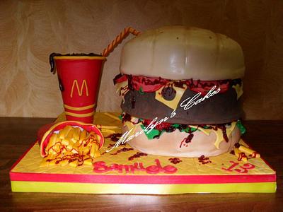 CHEESEBURGER Cake :-)  - Cake by Marilyn' s Cakes 