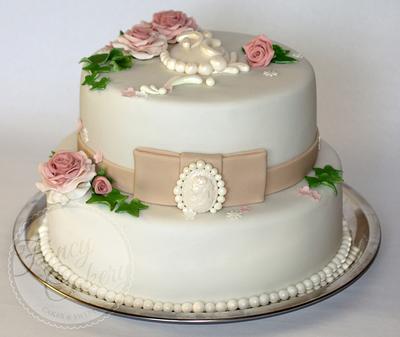 Vintage wedding cake - Cake by fancy cakery