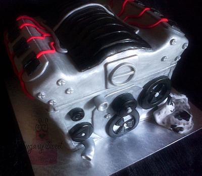 V8 engine - Cake by Sugary Sweet
