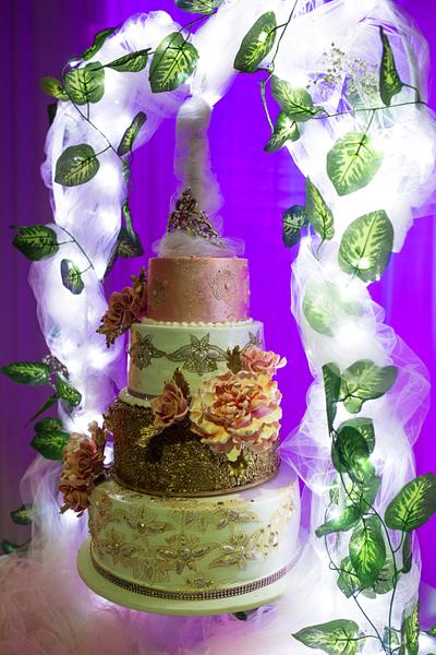 WEDDING CAKE  - Cake by Adrian 