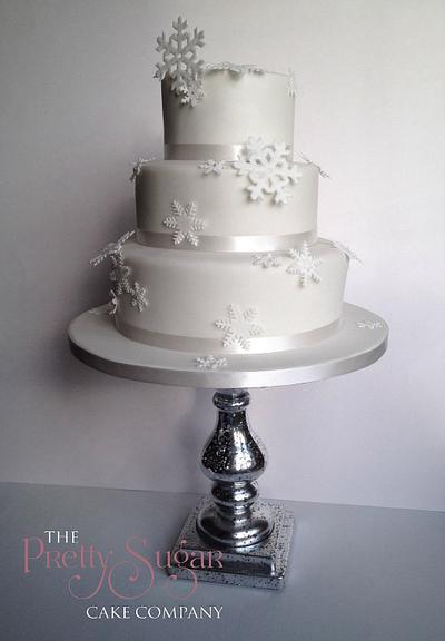 Sparkly snowflake cake - Cake by The pretty sugar cake company