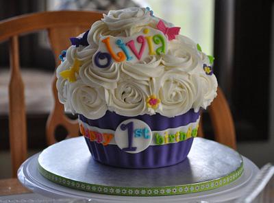 Fun 1st Birthday Giant cupcake! - Cake by Mary