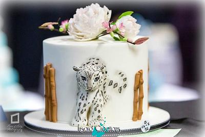 Snow Leopard - Cake by Willene Clair Venter