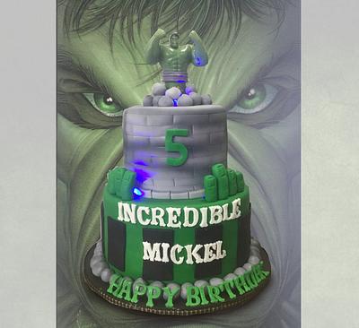 Incredible Hulk - Cake by MsTreatz