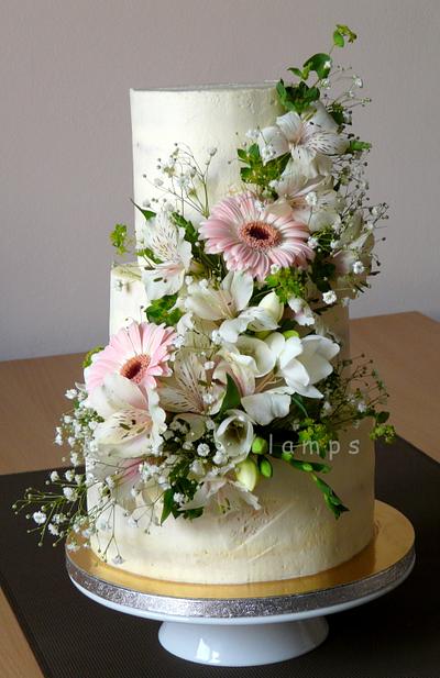 wedding cake - Cake by lamps