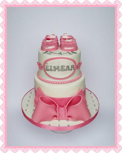 Sparkly pink shoes for Eimear - Cake by fitzy13